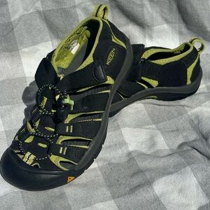 Keen Black and Green children sandals